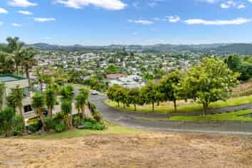 32 Magnolia Avenue, Kamo