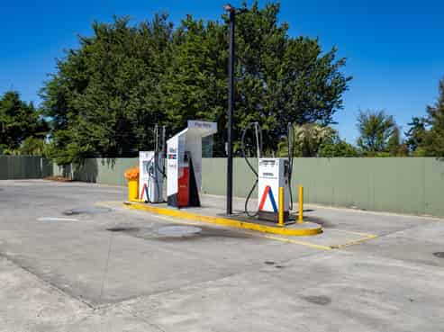 Prime Commercial Opportunity With Fixed Fuel Lease