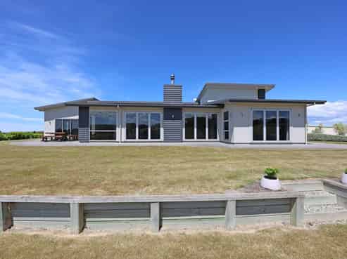 406 Devils Bridge Road, Weston