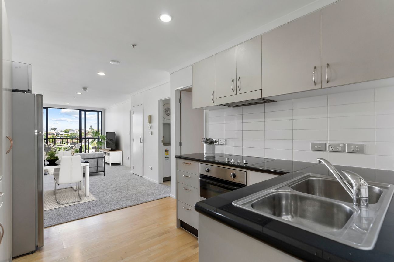 DGZ Apartment Newmarket: 2 Beds, 2 Baths, 1 Car - Ansicht 4