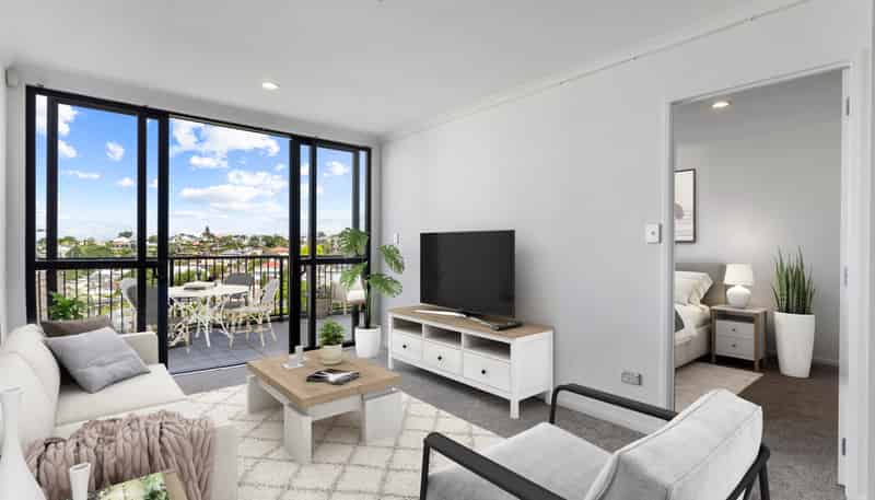 A512/176 Broadway, Newmarket