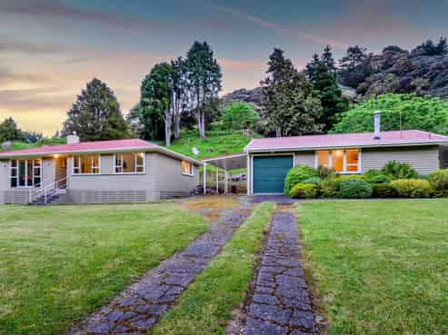 48A-B Whangamomona Road, Whangamomona