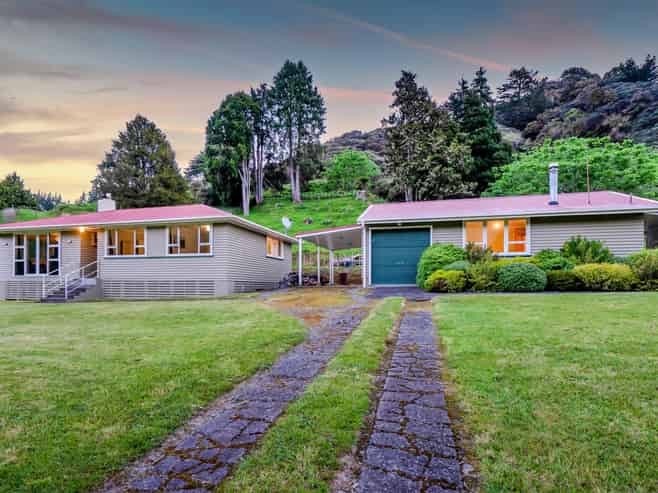 48A-B Whangamomona Road, Whangamomona