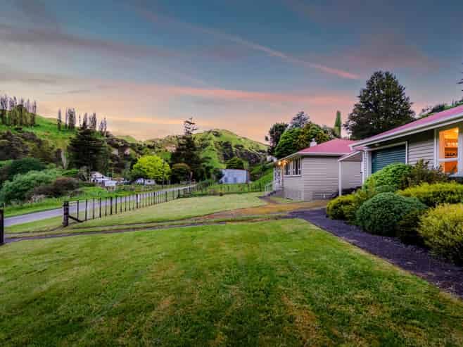 48A-B Whangamomona Road, Whangamomona