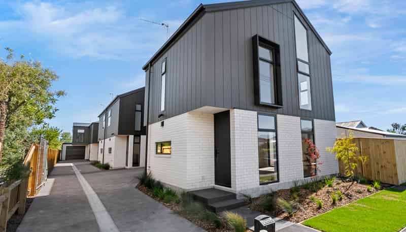 2/39 Vagues Road, Northcote