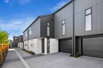 2/39 Vagues Road, Northcote