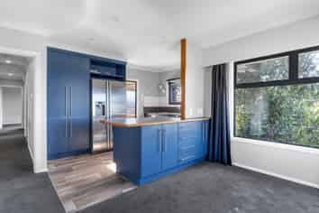 16 Baycroft Avenue, Parkvale