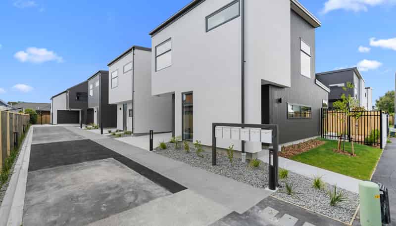 121D Lincoln Road, Addington