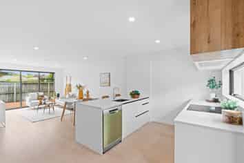 121D Lincoln Road, Addington