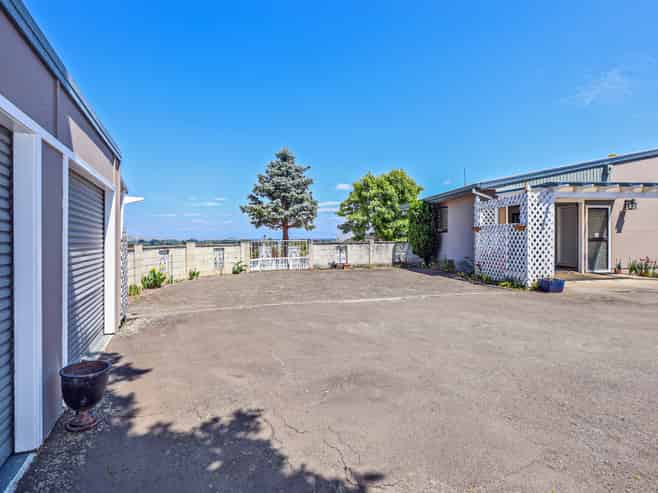 4/34 Busby Hill, Havelock North