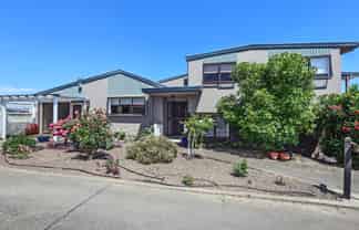 4/34 Busby Hill, Havelock North