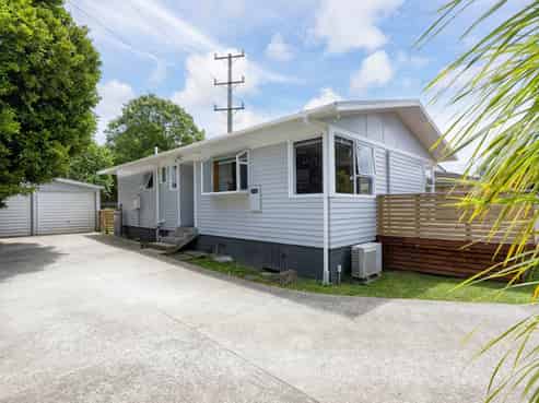 12 John F Kennedy Place, Glen Eden