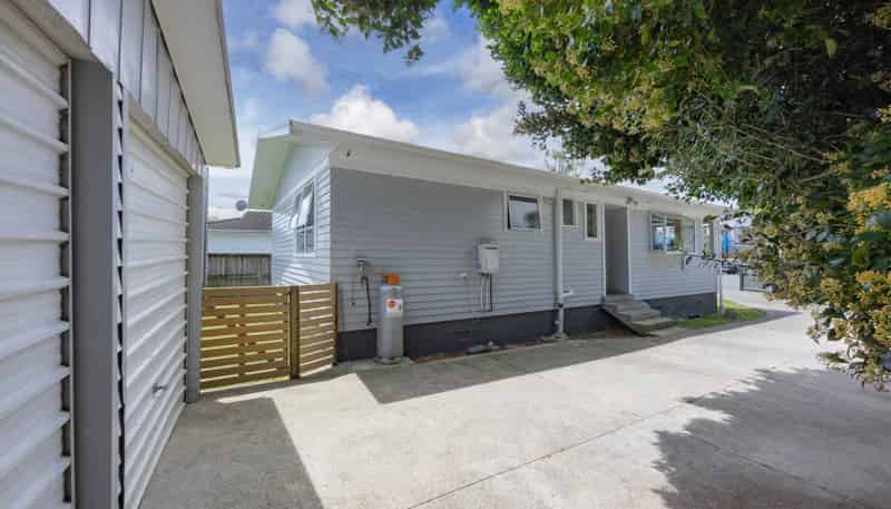 12 John F Kennedy Place, Glen Eden