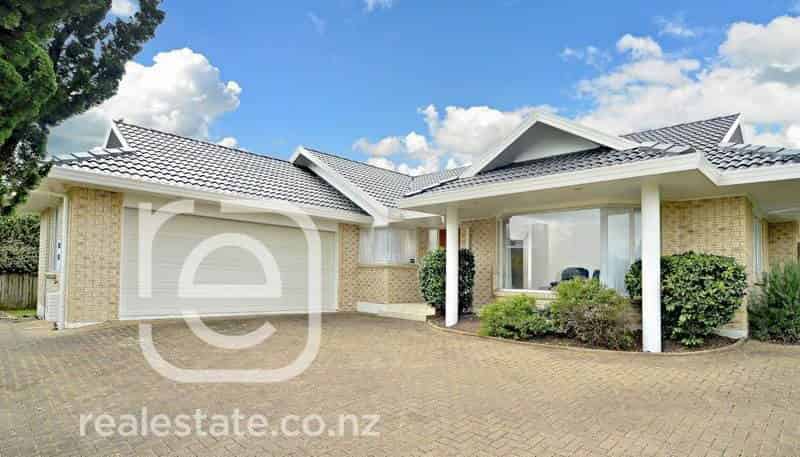 23 Oakridge Way, Northpark