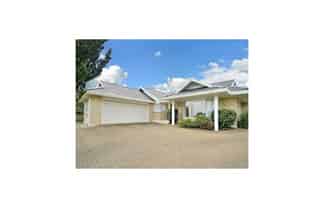 23 Oakridge Way, Northpark