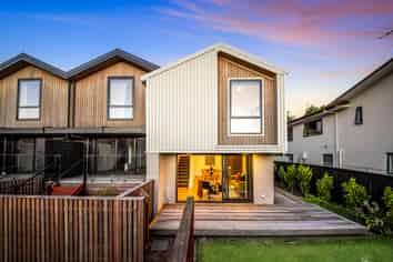 8/98 Walker Road, Point Chevalier