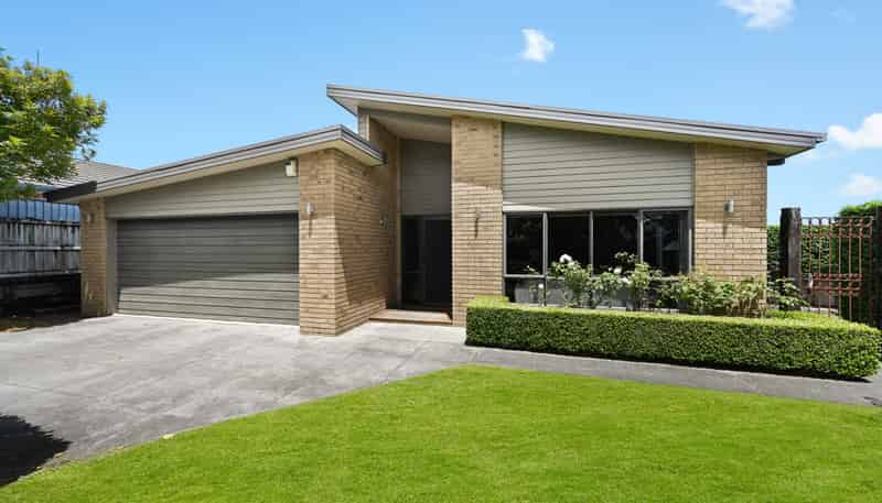 10 Farleigh Close, Huntington