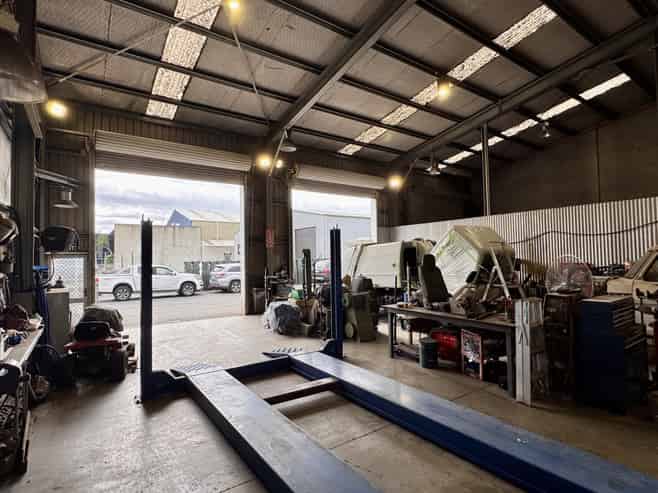 Freestanding warehouse with office and secure yard