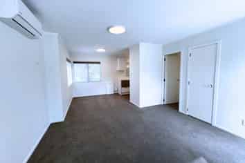 17 Okura River Road, Okura