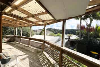 17 Okura River Road, Okura