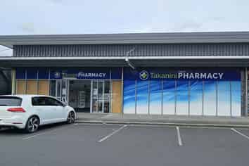 Versatile retail on Great South Road, Takanini