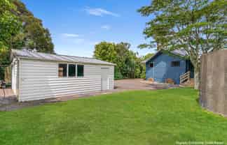 21 Greenfield Road, Pollok