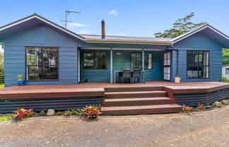 21 Greenfield Road, Pollok