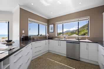 16 Davies Drive, Atawhai