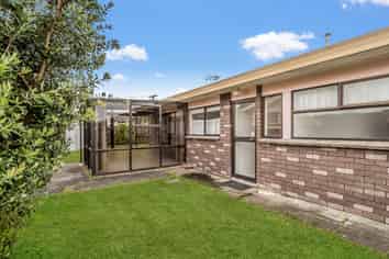 11 Cornwall Street, Levin