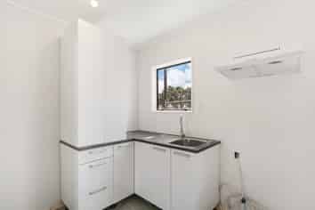 2/58 Avenue Road, Otahuhu