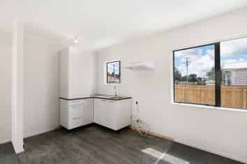 2/58 Avenue Road, Otahuhu