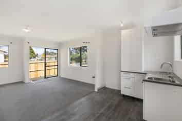 2/58 Avenue Road, Otahuhu