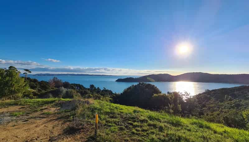 116/118/120 Hunterville Road, Waiheke Island