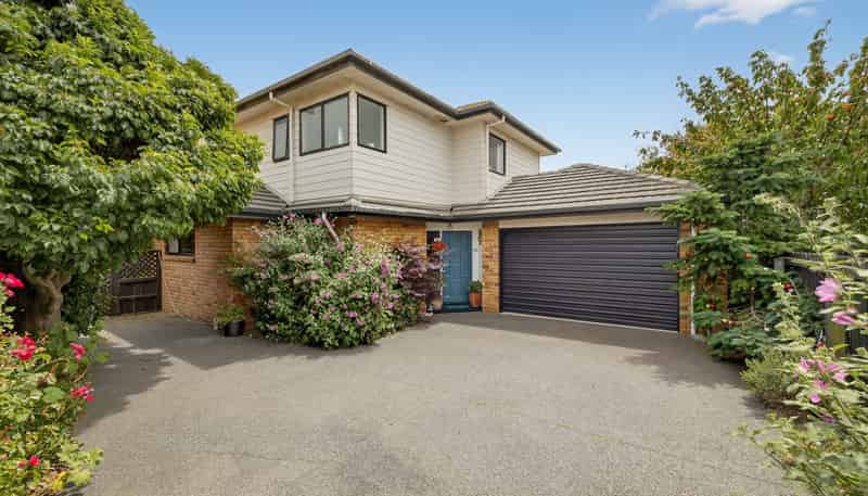 2/7 Crofts Lane, Parklands