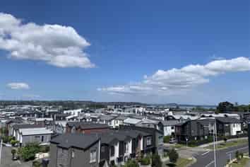 303/6 Rauroa Lane, Hobsonville