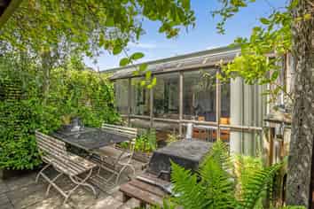 2/56 Aorangi Road, Bryndwr