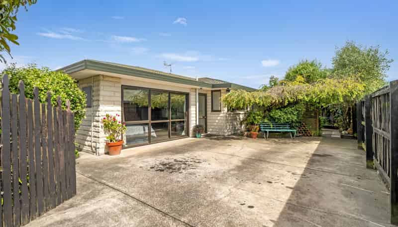 2/56 Aorangi Road, Bryndwr
