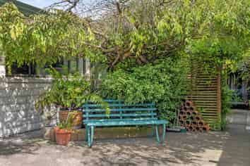 2/56 Aorangi Road, Bryndwr