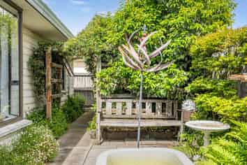 2/56 Aorangi Road, Bryndwr