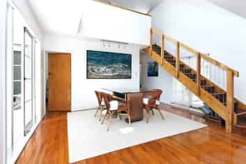 17 Rayner Road, Piha