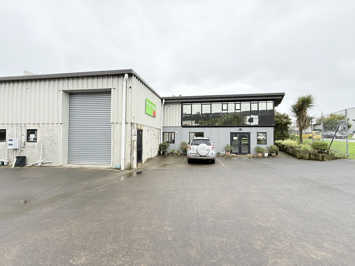 Modern Office and Warehouse Mix | 500 m²