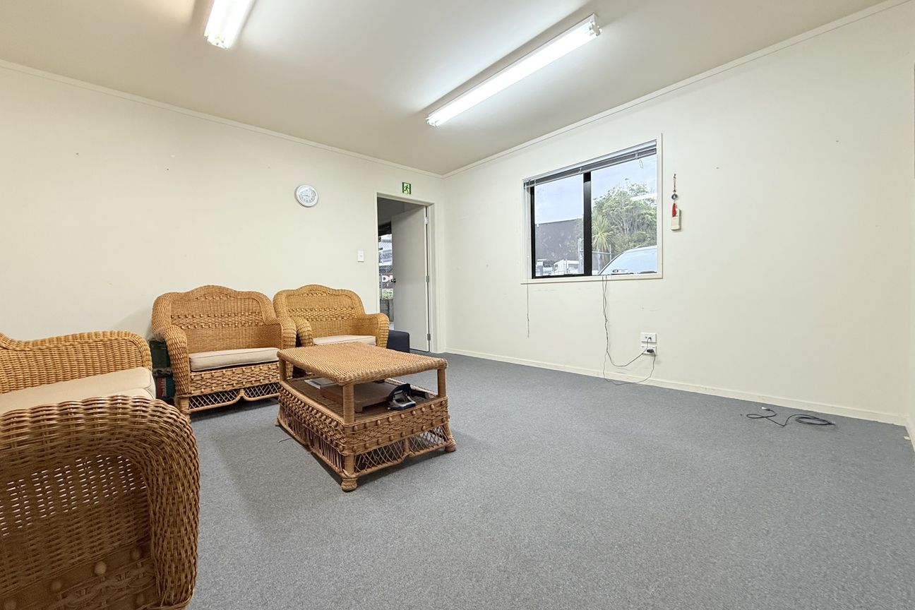 Modern Office and Warehouse Mix | 500 m² - Daha fazla
