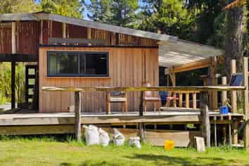 215 Clifton Road, Kaiata