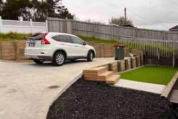 Front/232A Sunset Road, Windsor Park