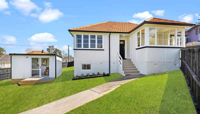 2 Thomson Street, Mount Roskill