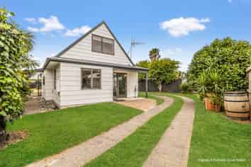 5B Lyn Grove, Papamoa