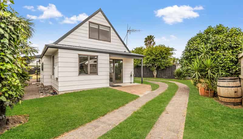 5B Lyn Grove, Papamoa