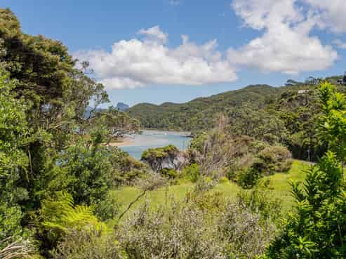 102 Tangiora Avenue, Whangapoua