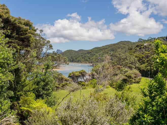 102 Tangiora Avenue, Whangapoua