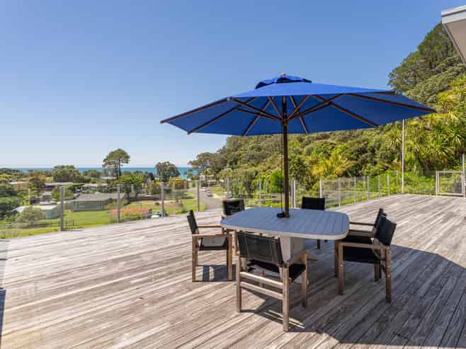 102 Tangiora Avenue, Whangapoua